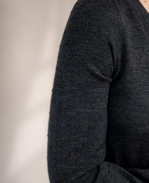 V-neck merino sweater LA VICTORIA Anthracite